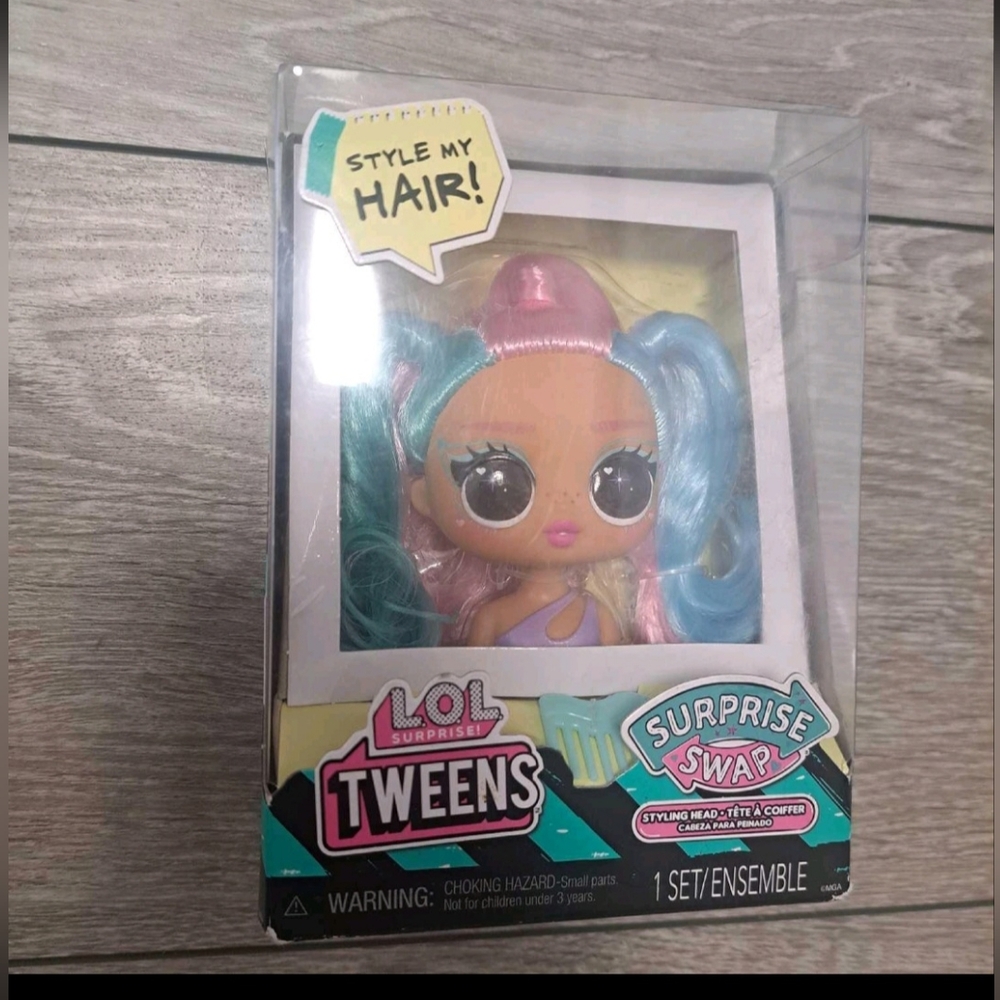 Brand New L.O.L. Surprise! Tweens Suprise Swap Styling Head; Pink/Blue Hair